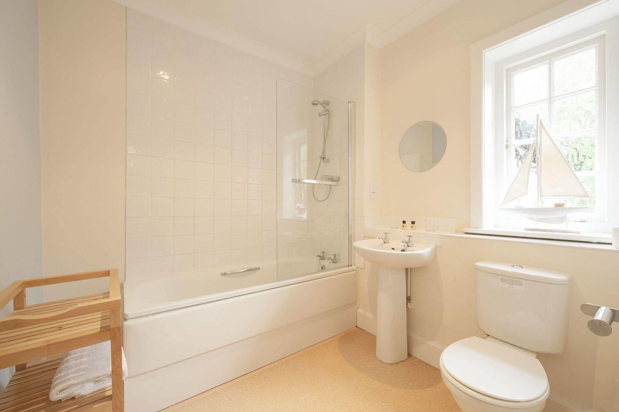 The Fishbourne Bed & Breakfast Fishbourne  Luaran gambar